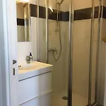 Lumineux Dernier Etage Avec Terrasse, Proche 아파트 *